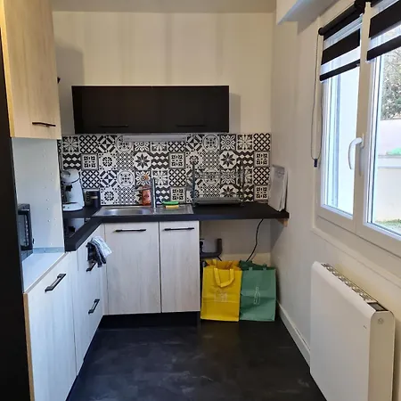 Dans Les Nuages - Entree Autonome - Centre *