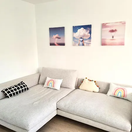 Dans Les Nuages - Entree Autonome - Centre