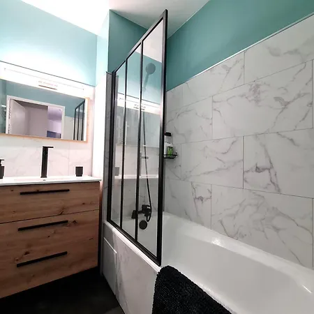 Dans Les Nuages - Entree Autonome - Centre Apartment
